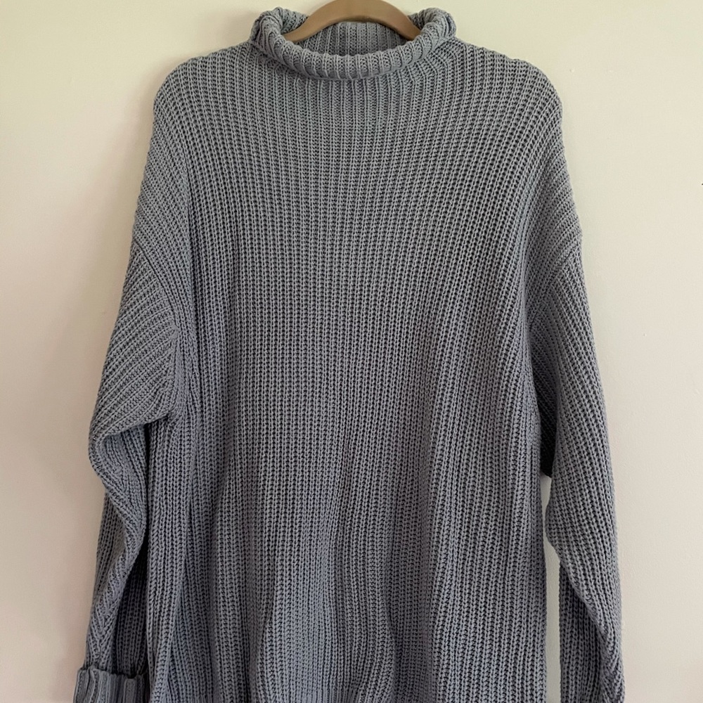 gray american eagle sweater